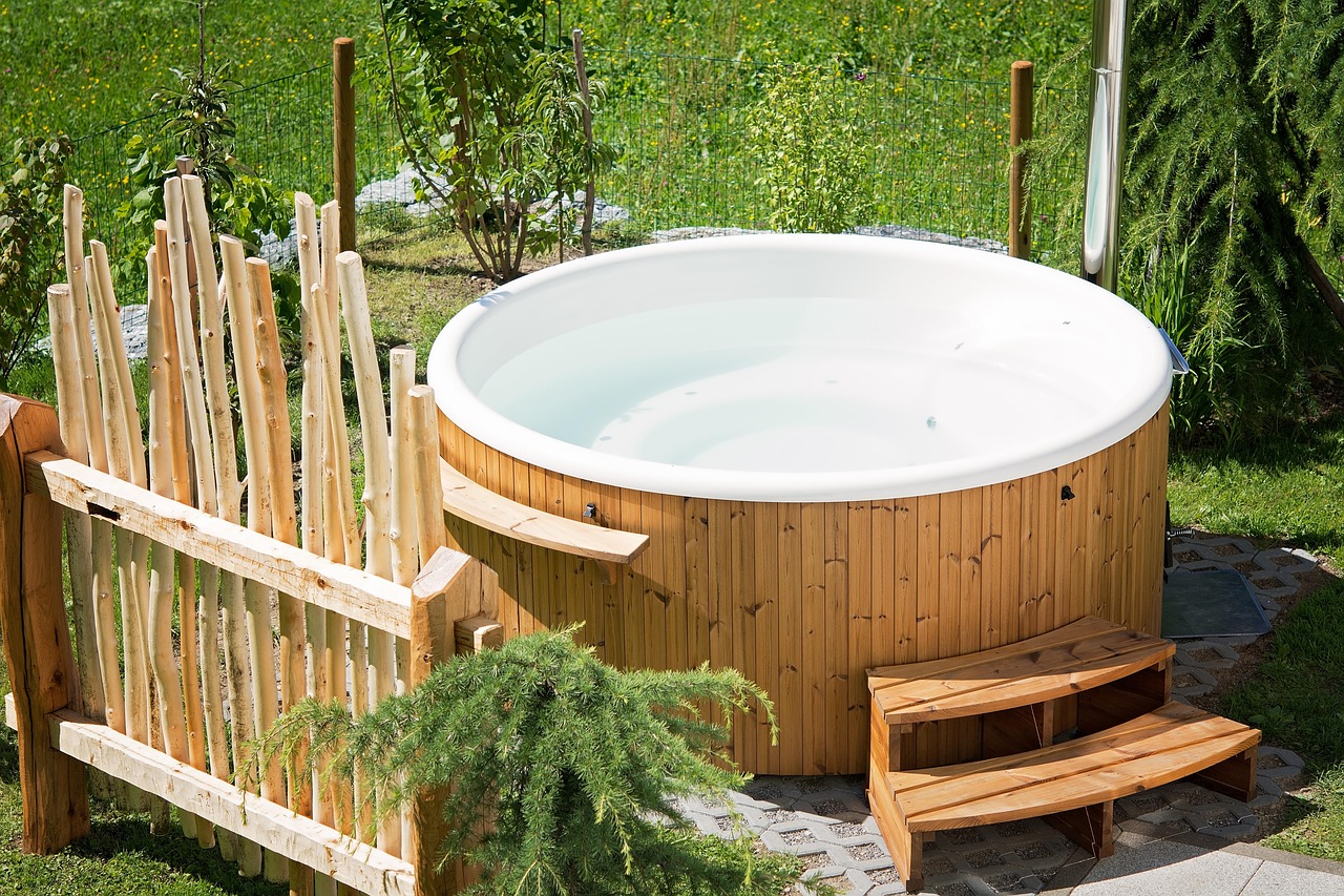 Relaxare în apă caldă: cum te ajută jacuzziul după o zi aglomerată?